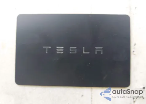 2020 Tesla Model Y Long Range Dual Motor All-Wheel Drive z USA, uszkodzony, nr VIN 5YJYGDEE0LF008924